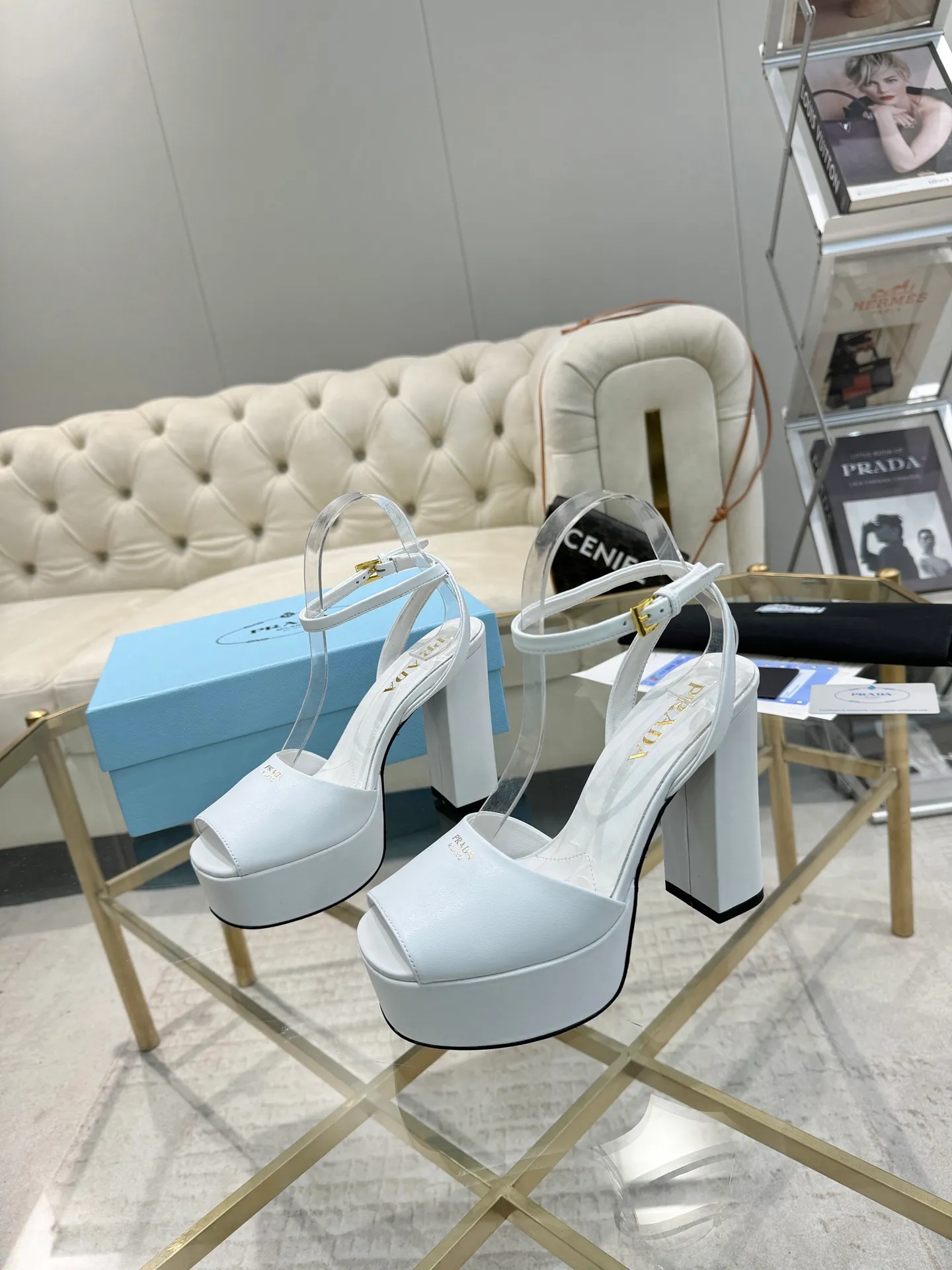 👟👟Ex-factory price 600👟👟 (imitation leather bottom-20) New arrival 👉Ready stock👈Remove the original board and make a 1:1 replica‼ ️The highest version ✅ Prada's early spring catwalk hot style 😘The latest spring style thick square toe water platform series (genuine leather outsole), (simulated leather sole) goddess must-have for super beautiful feet 👉The upper is made of imported original calfskin, soft and textured, lining + foot pads, imported sheepskin lining, breathable and comfortable, private model water platform, heel, water platform 3.5M, heel height 12M Code number 35M-39M (34 40 41 42 43 is custom-made and cannot be returned or exchanged)